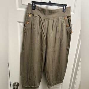 Women’s Tan Casual Pants. New never worn!